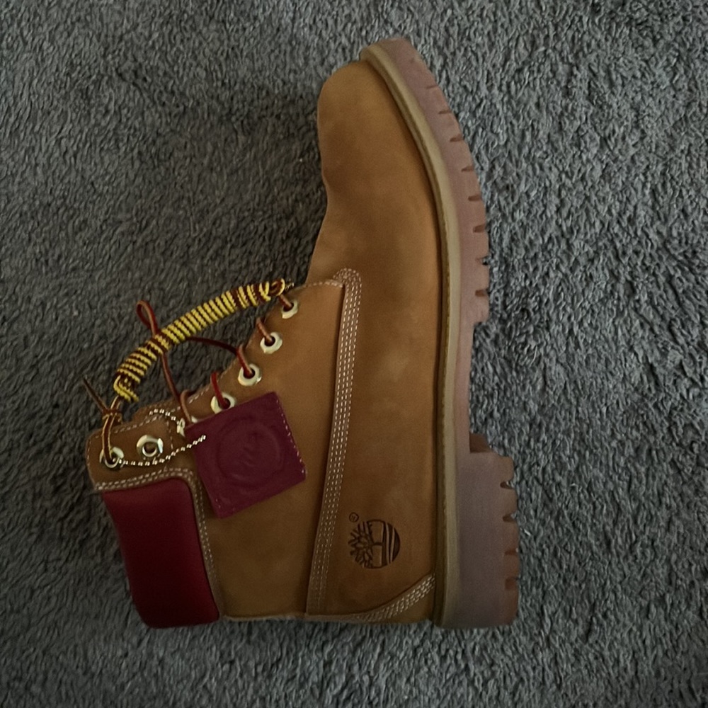 Never Worn - image 3